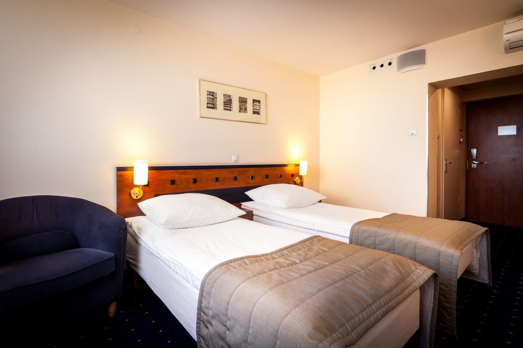 Qubus Hotel Legnica Ngoại thất bức ảnh