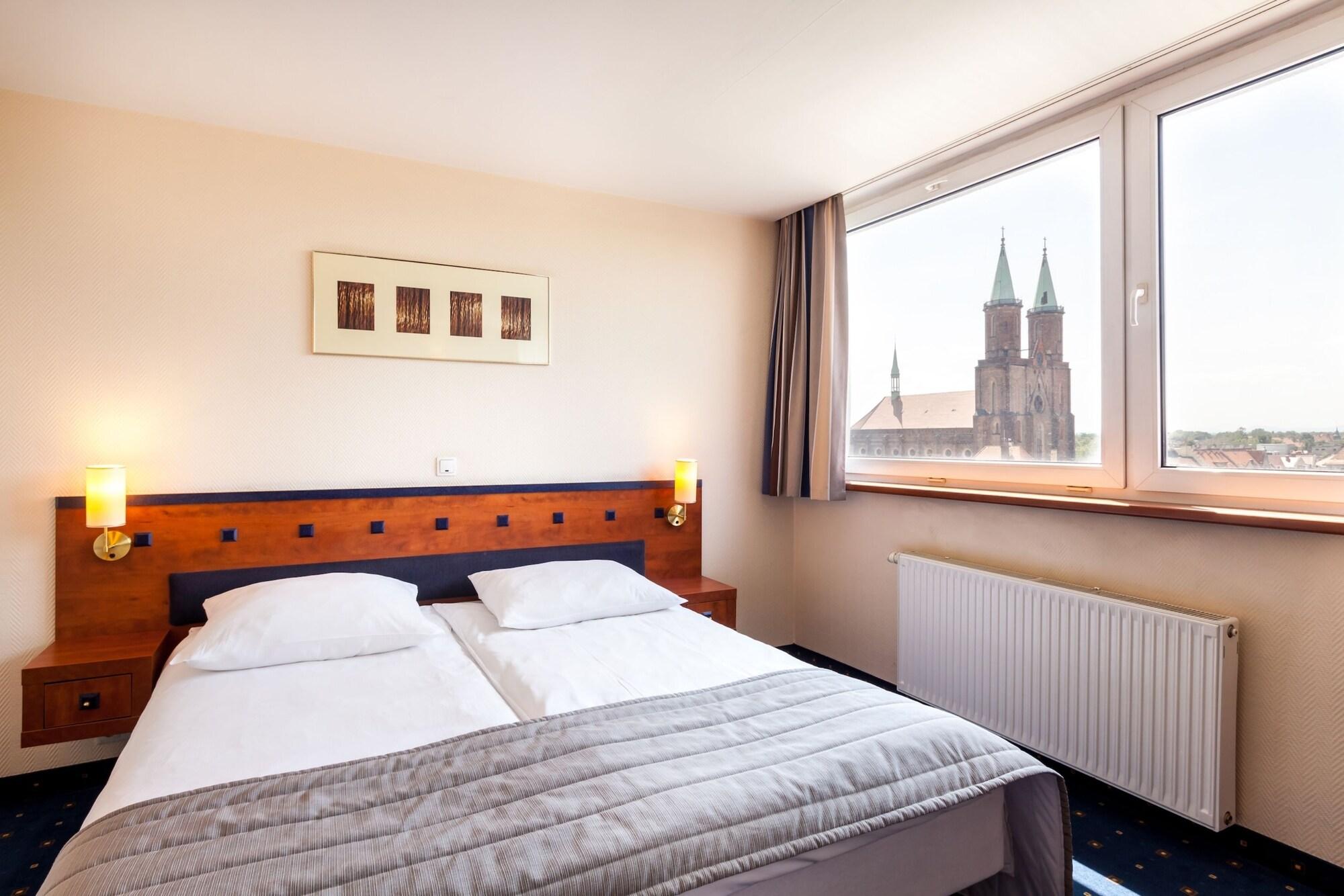 Qubus Hotel Legnica Ngoại thất bức ảnh
