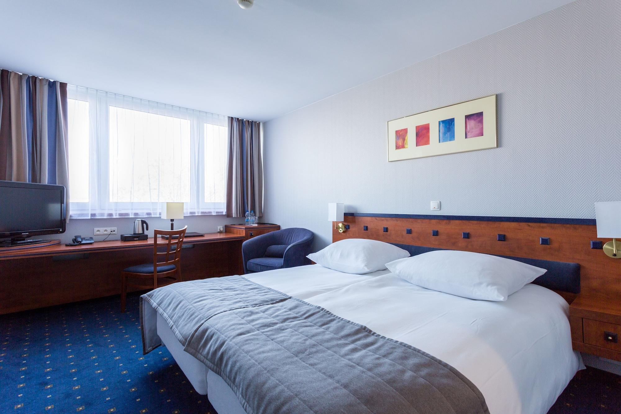 Qubus Hotel Legnica Ngoại thất bức ảnh