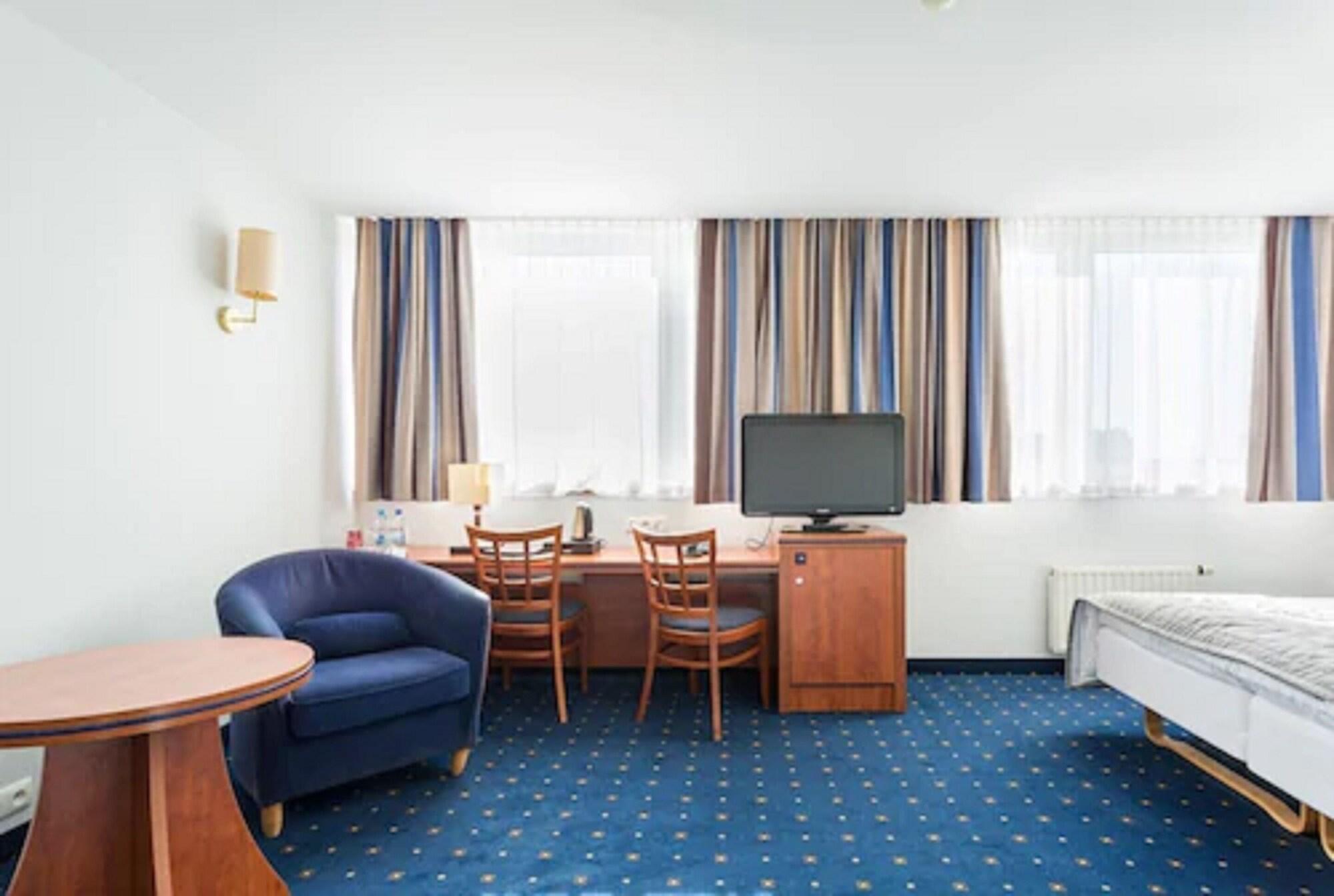 Qubus Hotel Legnica Ngoại thất bức ảnh
