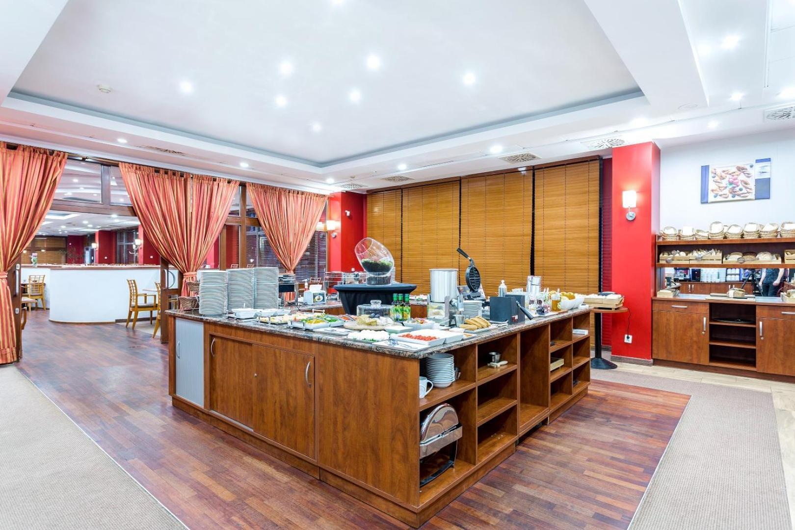 Qubus Hotel Legnica Ngoại thất bức ảnh