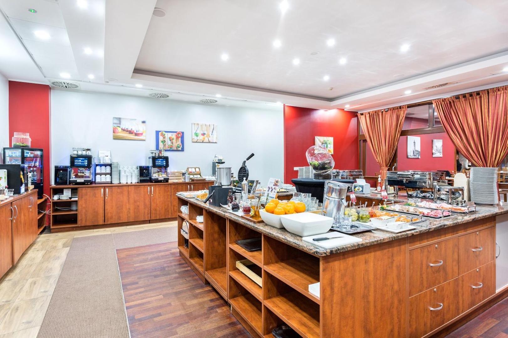 Qubus Hotel Legnica Ngoại thất bức ảnh