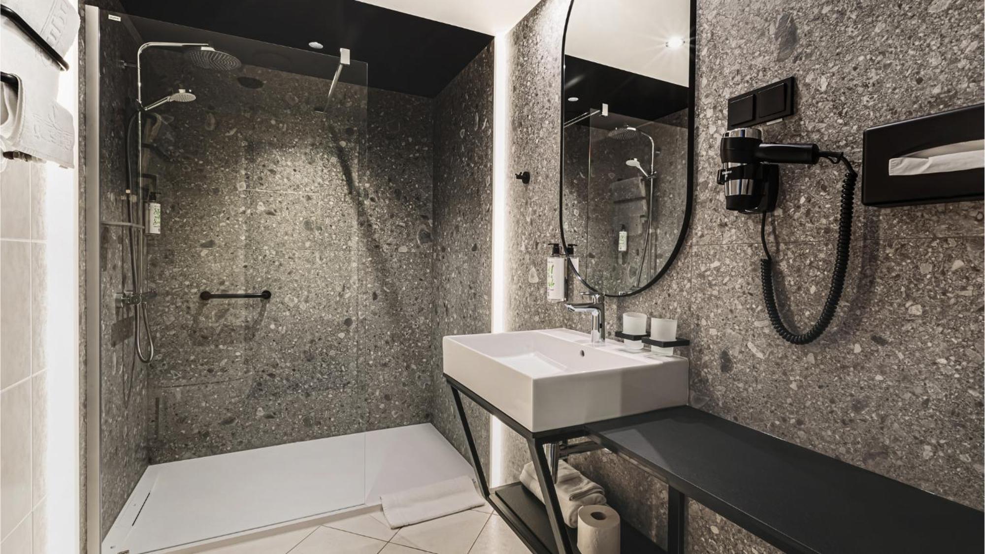 Qubus Hotel Legnica Ngoại thất bức ảnh